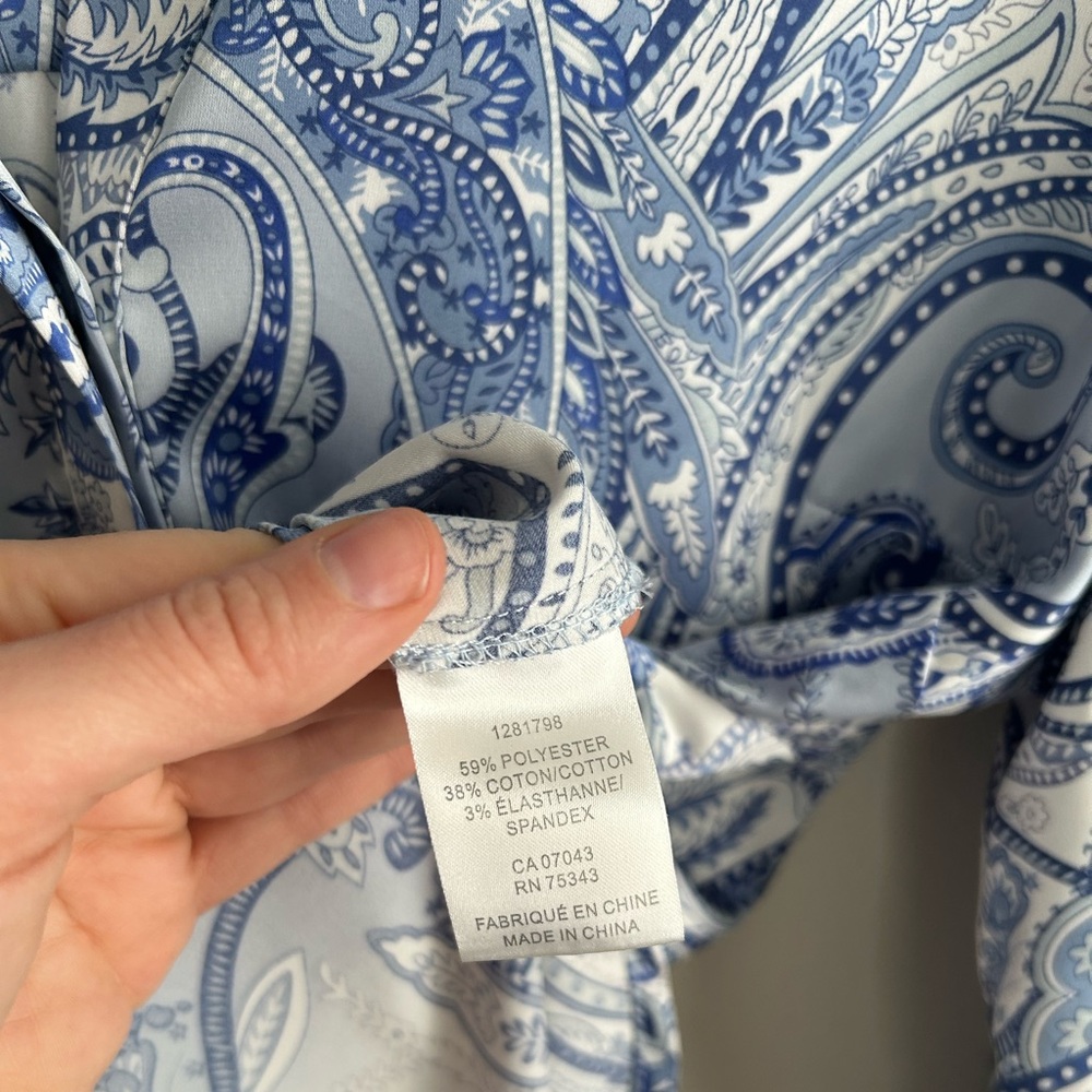 Joie Half Button V Neck Paisley Blue Satin Collared Blouse Top Size M Medium - Picture 6 of 7